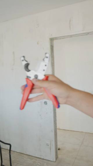 ✂️ Kìm cắt ống nhựa KNIPEX 90 25 20