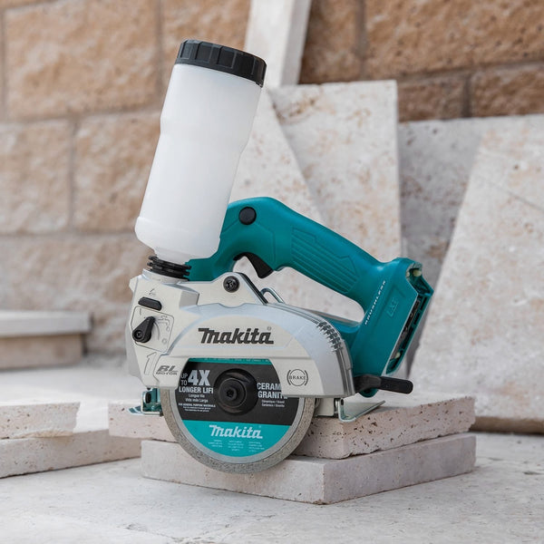 Makita DCC501ZX1 – máy cắt kim cương 18V LXT® Brushless 125mm (5”), hỗ trợ cắt khô và cắt ướt.