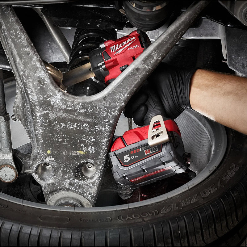 Máy siết bu lông Milwaukee M18 FIW2F38 dùng Pin 18V, cốt 3/8 inch