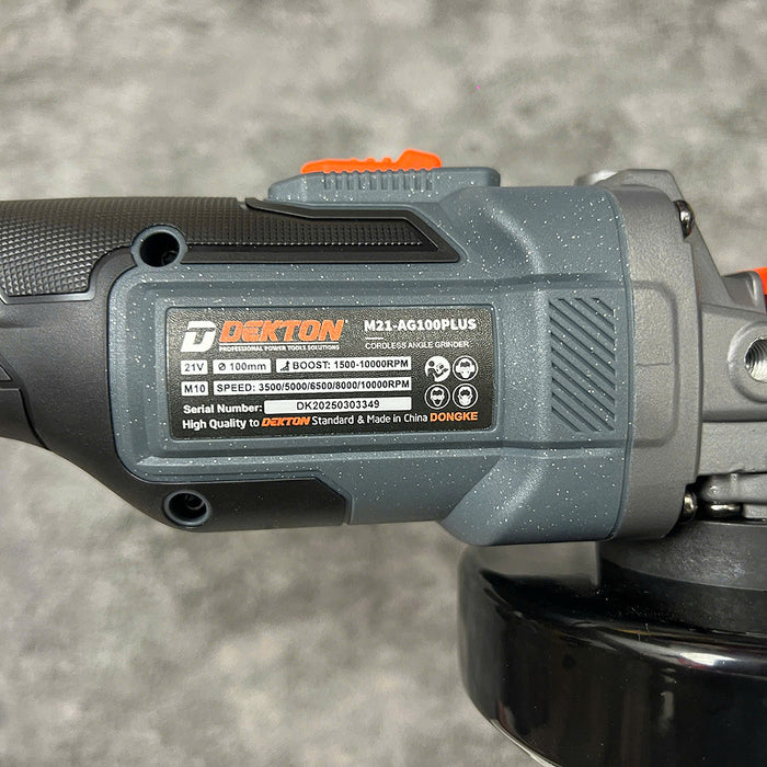 Máy mài góc Dekton M21-AG100PLUS dùng pin 21V, đường kính lưỡi 100mm