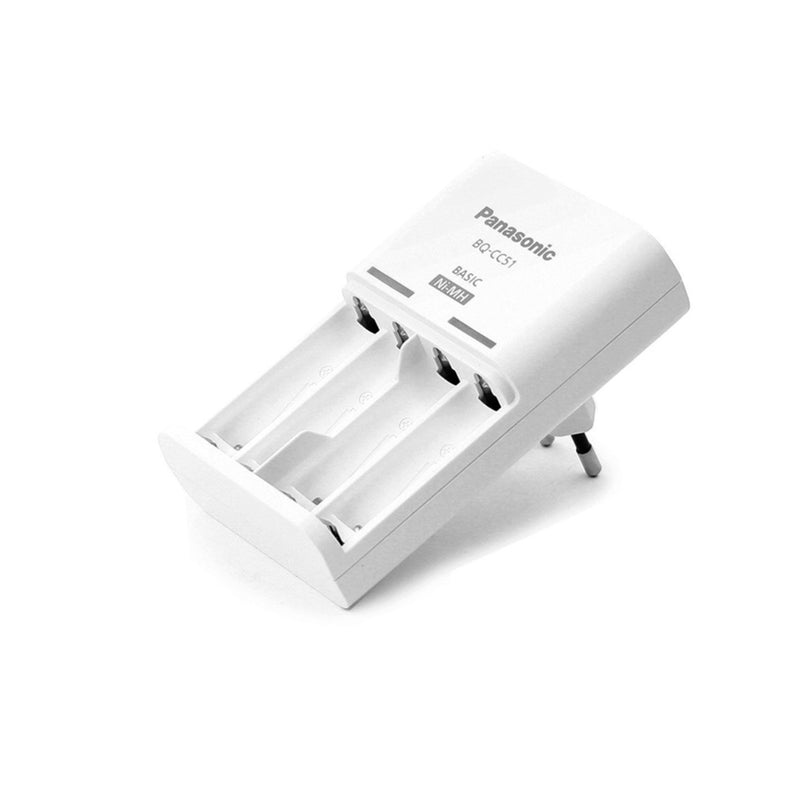 Bộ sạc pin tiêu chuẩn tự động ngắt Panasonic K-KJ51MCC20M, kèm 2 pin AA dung lượng 2000mAh