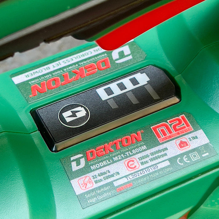 Máy thổi lá Dekton M21-TL600M dùng pin 21V