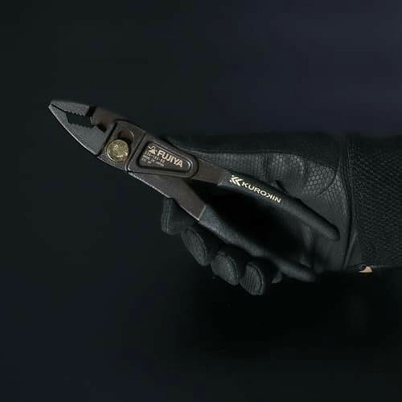 Kìm đa năng mỏ thẳng, có khớp trượt Fujiya Kurokin-Series, kích thước từ 168mm - 203mm, khả năng cắt dây sắt mềm tối đa từ Ø2.0mm - Ø2.6mm. Tiêu chuẩn RoHS