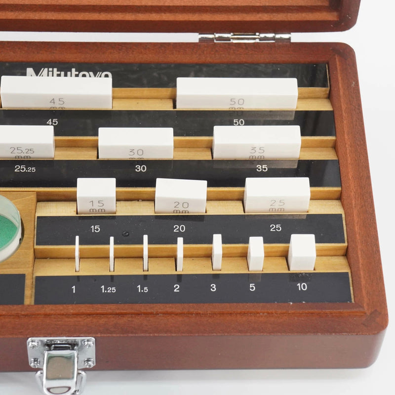 Bộ phụ kiện căn mẫu chuyên dụng để kiểm tra và hiệu chuẩn Panme 16 chi tiết Mitutoyo (Block 1.0mm - 50mm) kèm 2 thấu kính phẳng + đá mài