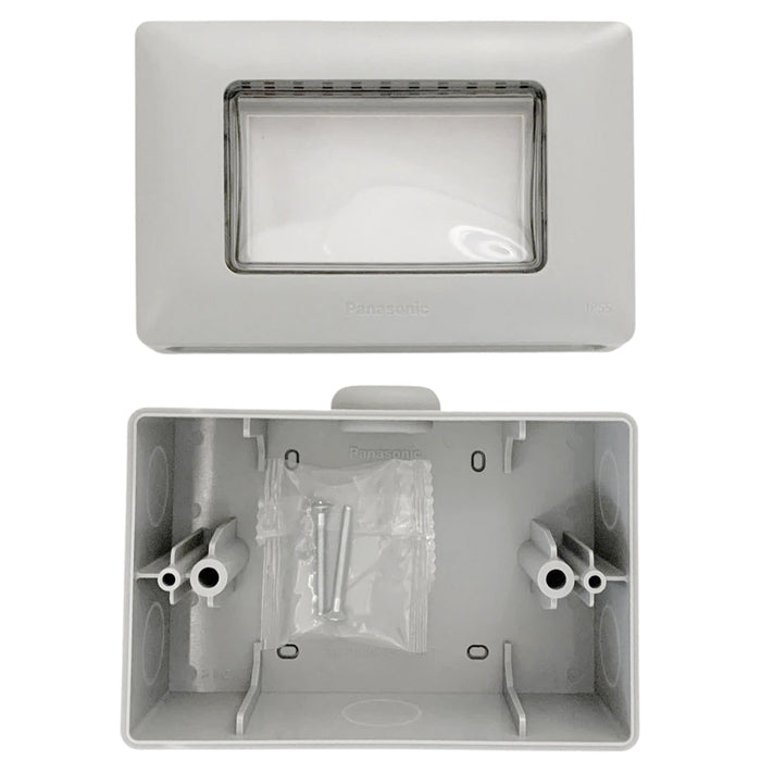 Hộp có nắp che mưa lắp nổi IP55 cho 3 thiết bị Panasonic WEG8973LH-VN