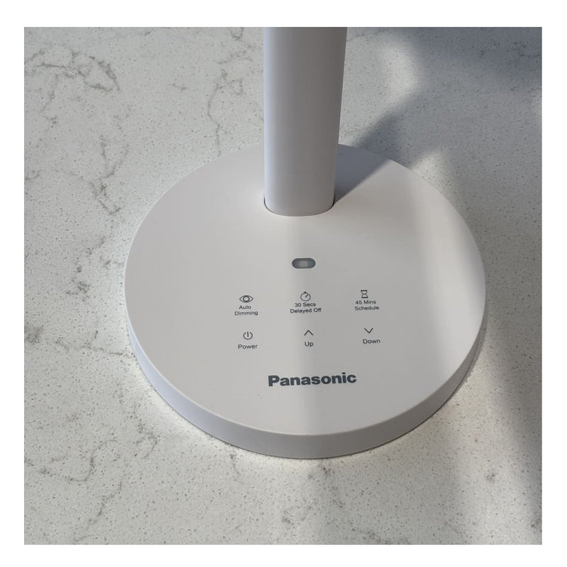 Đèn bàn cảm ứng đa chức năng, chống cận Panasonic HHLT042119, công suất 7.5W, màu ánh đèn vàng trung tính