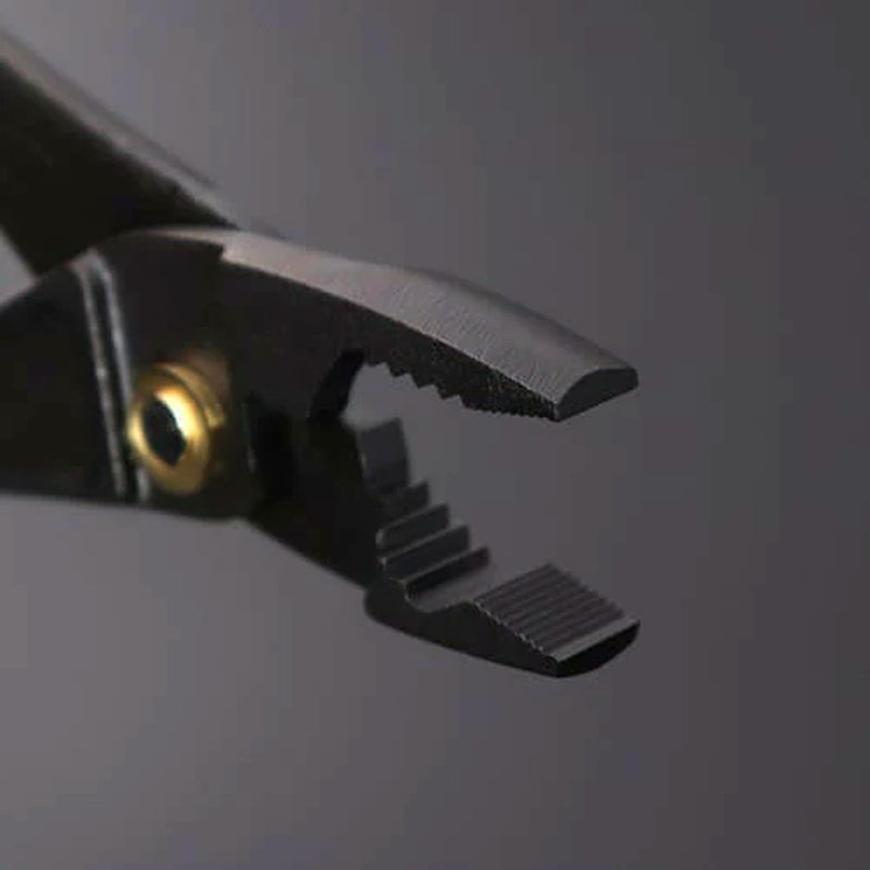 Kìm đa năng mỏ thẳng, có khớp trượt Fujiya Kurokin-Series, kích thước từ 168mm - 203mm, khả năng cắt dây sắt mềm tối đa từ Ø2.0mm - Ø2.6mm. Tiêu chuẩn RoHS