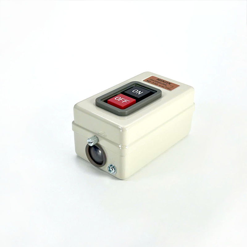 Hộp công tắc nhấn ON-OFF, 3 tiếp điểm, điện 3 pha, điện áp 500V/AC, vỏ kim loại sơn tĩnh điện
