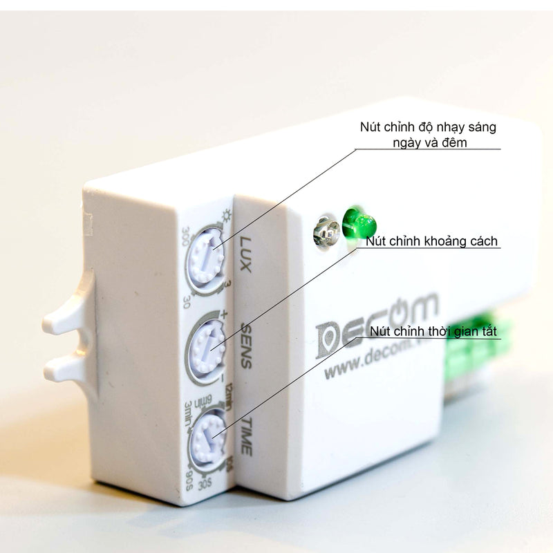 Công tắc cảm ứng vi sóng Decom DC-701H, kích thước 40mm x 60mm (loại tốt)