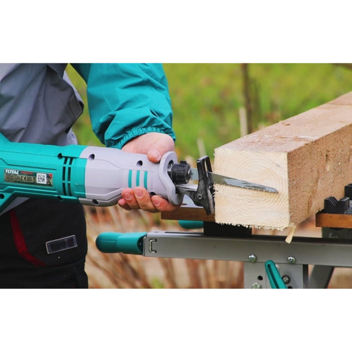 Máy cưa kiếm công suất 750W Total TS100756, độ xọc 25mm