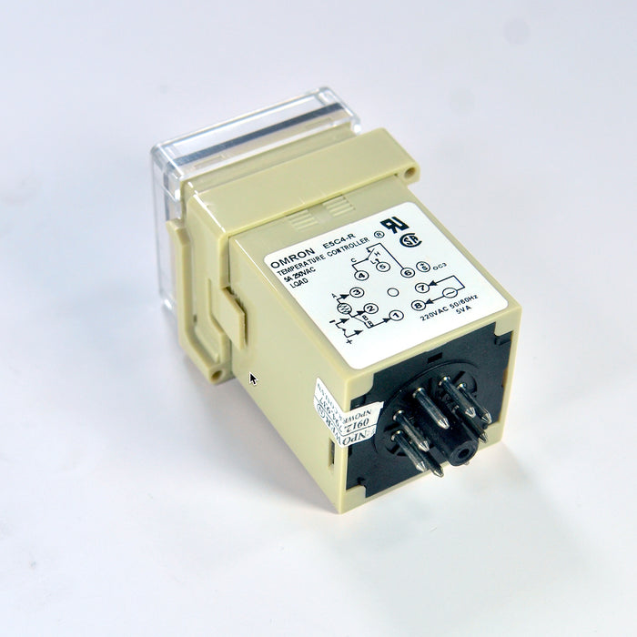 Relay điều khiển nhiệt độ Omron E5C4-R20J, dãi điều khiển từ 0 - 399 độ, Kèm đế ghim 8 chân tròn, điện áp 220V/AC