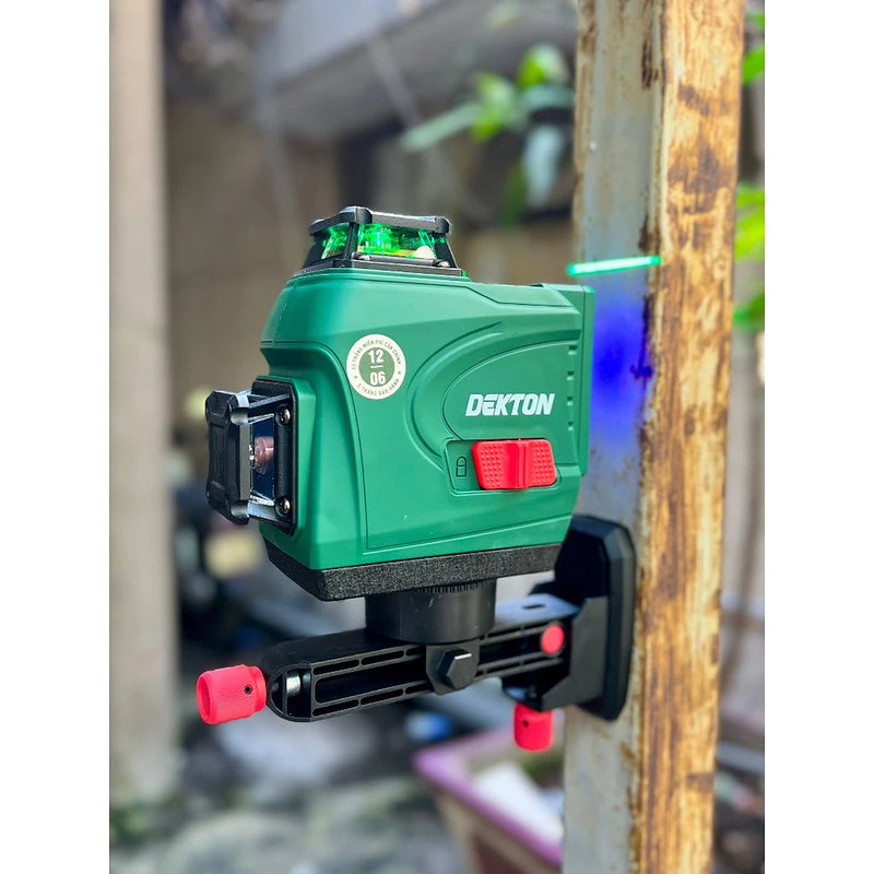 Máy cân mực Laser 12 tia xanh Dekton DK-LS1201 dùng pin Lithium, phạm vi đo 50m có remote điều khiển từ xa