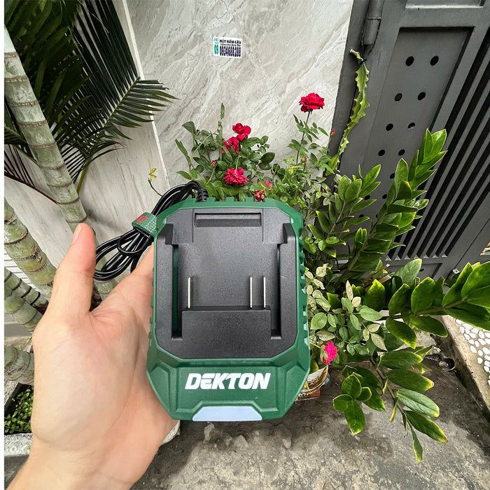 Đế sạc Pin 21V Dekton M21-S20PRO (2.0A)