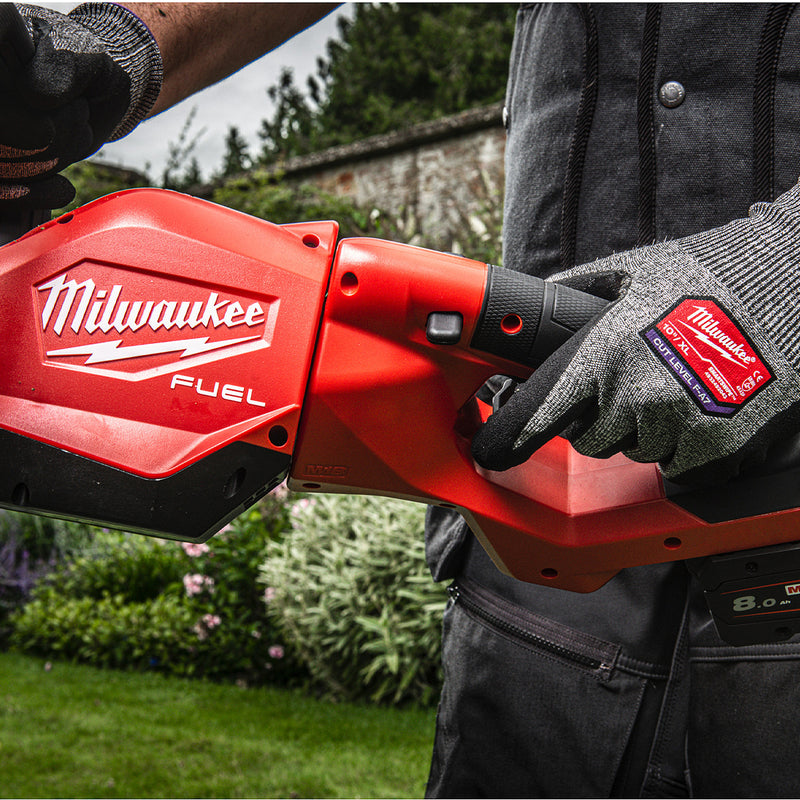 Máy tỉa hàng rào Milwaukee M18 FHET60G2 dùng Pin 18V, chiều dài lưỡi cắt 610mm