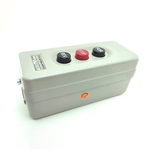 Hộp công tắc khởi động 3 nút bấm Hanyoung Nux HY-516, tải 15A 250V AC, 3P, vỏ thép sơn tĩnh điện