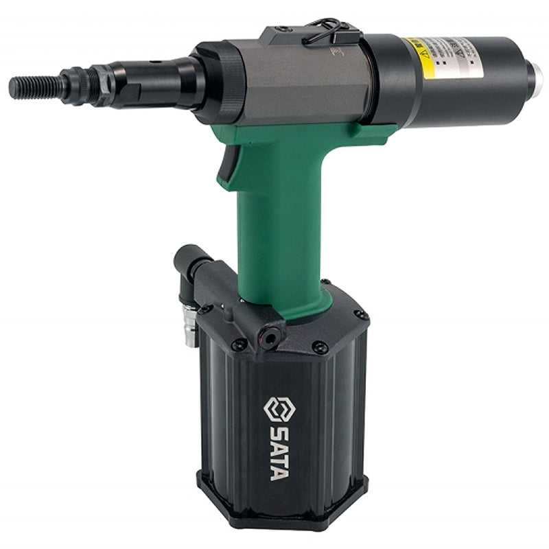 Máy tán đinh ri vê dùng khí nén thủy lực SATA 02765 lực kéo 29.000N với thân máy màu xanh lá kết hợp chân đế xilanh màu đen cứng cáp