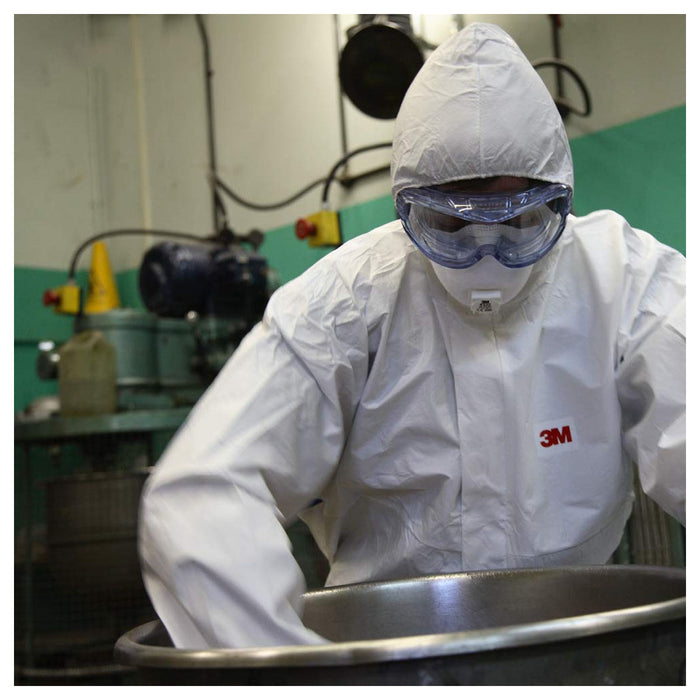 Quần áo bảo hộ cao cấp 3M 4540+ dành cho các công việc có mức độ rủi ro cao ( CE Category III )