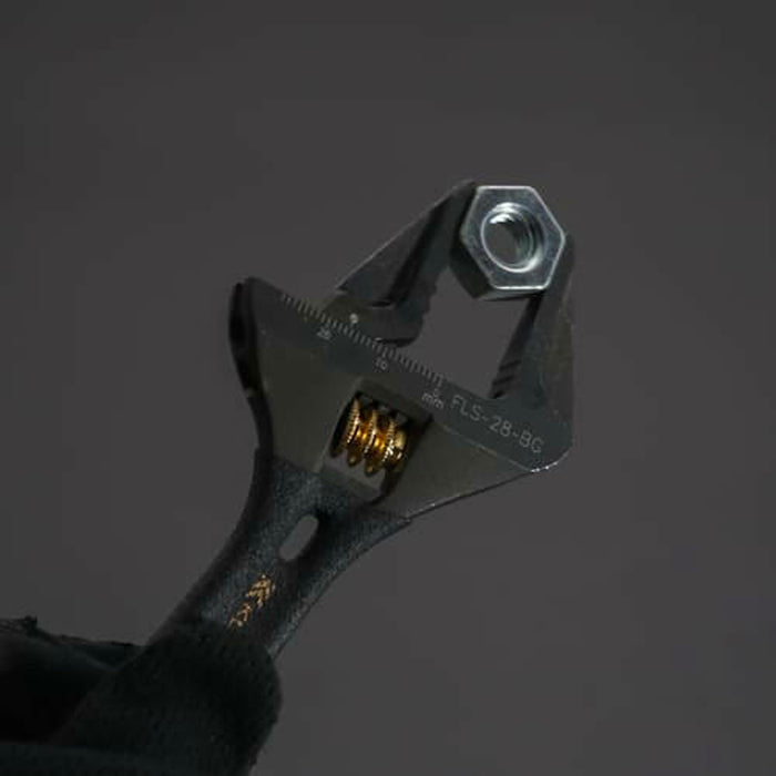 Mỏ lết điều chỉnh thân ngắn Fujiya Kurokin-Series, kích thước từ 118mm ~ 185mm, độ mở ngàm từ 0 ~ 53mm. Tiêu chuẩn RoHS