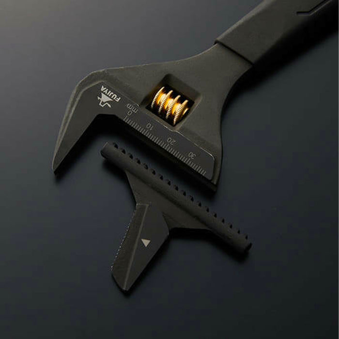 Mỏ lết điều chỉnh đảo hàm đa năng Fujiya FLP-38-BG, kích thước 214mm, độ mở ngàm tối đa 38.5mm. Tiêu chuẩn RoHS