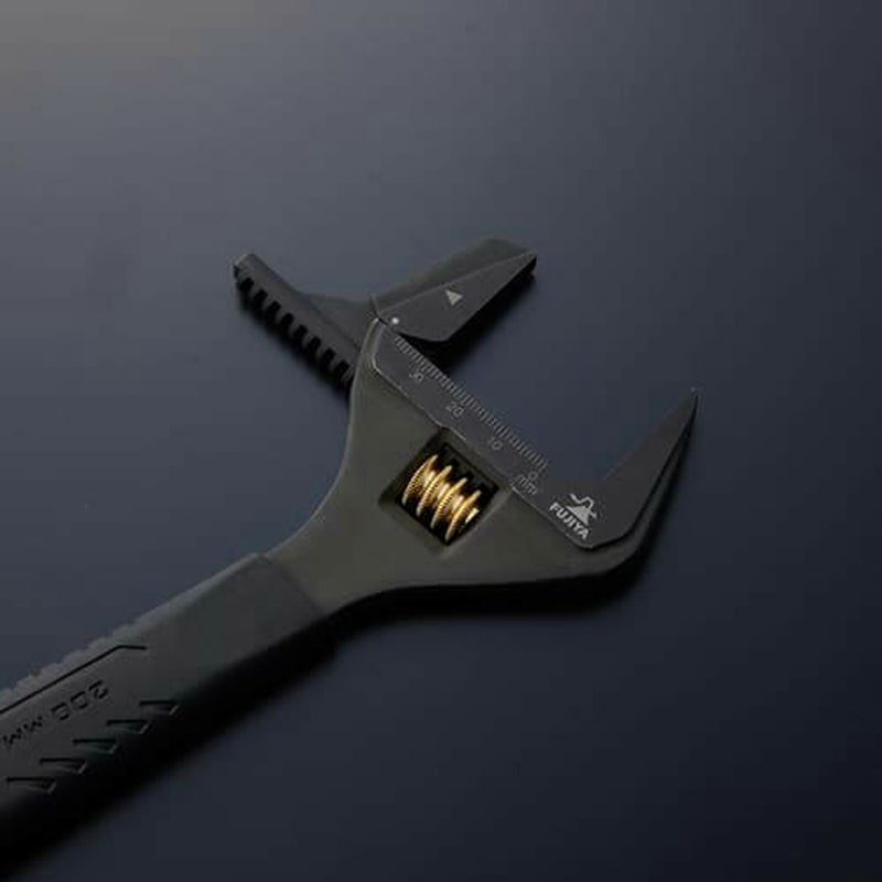 Mỏ lết điều chỉnh đảo hàm đa năng Fujiya FLP-38-BG, kích thước 214mm, độ mở ngàm tối đa 38.5mm. Tiêu chuẩn RoHS