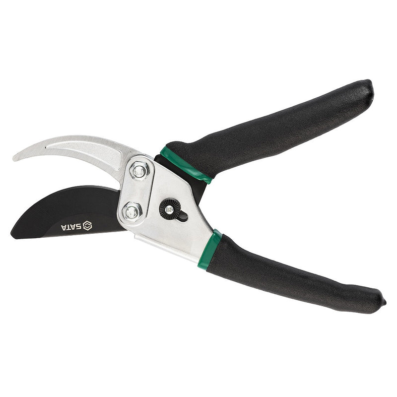 Kéo cắt tỉa cành SATA 23104, lưỡi thép SK5, tay cầm chống trượt, khóa an toàn.