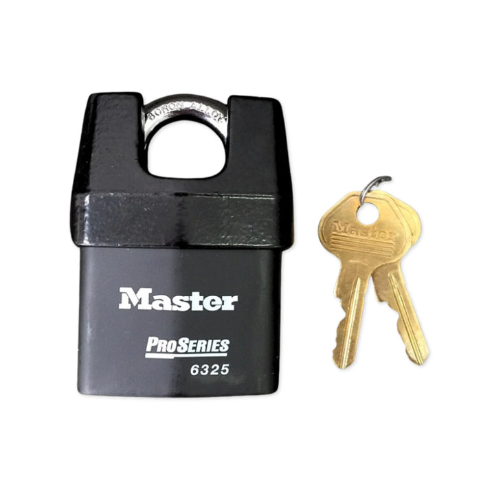 Ổ khóa treo Master Lock 6325WO cao cấp, thân khóa bằng thép lá được bọc nhựa vinyl 61mm