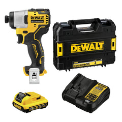 DCF801D1: Thân máy + sạc + 1 Pin dung lượng 2Ah + Vali