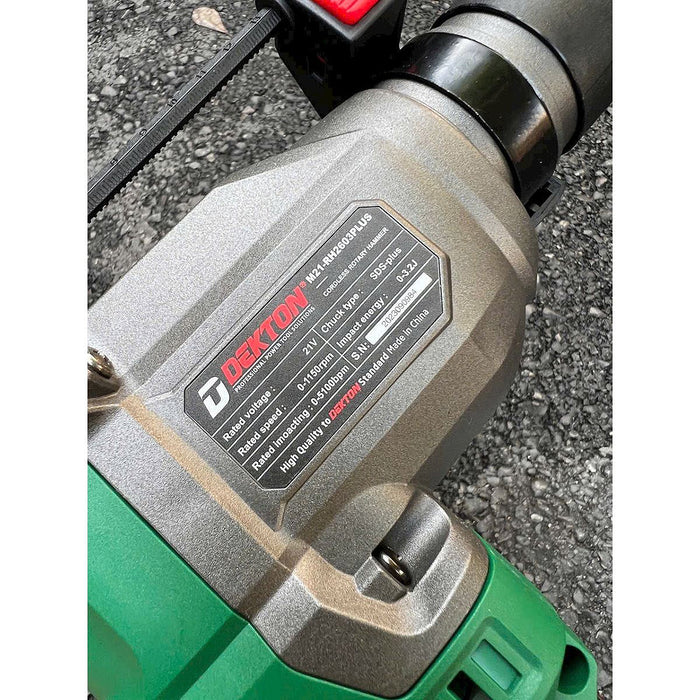 Máy khoan bê tông 3 chức năng Dekton M21-RH2603Plus dùng pin 21V, lực đập 3,2J, đuôi gài SDS-Plus