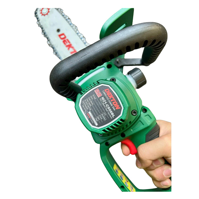 Máy cưa xích Dekton M21-CS08BL dùng pin 21V, chiều dài lam 200mm