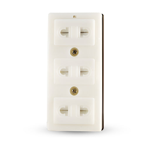 Ổ cắm nổi 3 cổng SOPOKA T31 trắng, không nắp che, chịu nhiệt, tiếp điểm đồng nguyên chất, an toàn, dễ lắp đặt.
