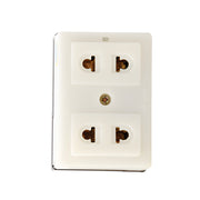 Ổ cắm nổi SOPOKA T30 2 cổng điện, thiết kế "ổ ong" bền chắc, chịu nhiệt, tiếp điểm đồng đàn hồi, an toàn cho gia đình và công nghiệp nhẹ.