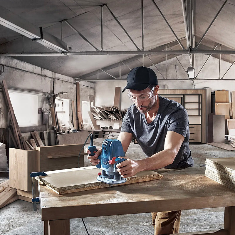 Máy phay Bosch GOF 130 công suất 1300W, chấu bóp 6mm - 8mm mã số 06016B70K1