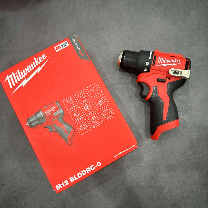 Máy khoan gỗ thép Milwaukee M12 BLDDRC dùng Pin 12V, đầu kẹp 10mm