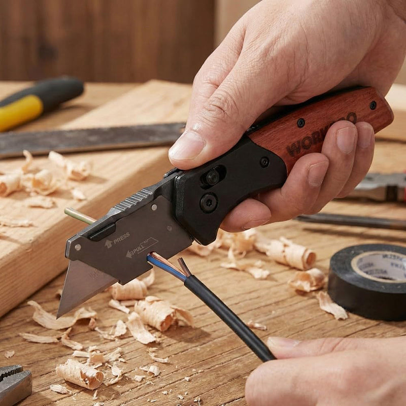 Dao gấp đa năng, lưỡi thép SK5 Workpro WP211035