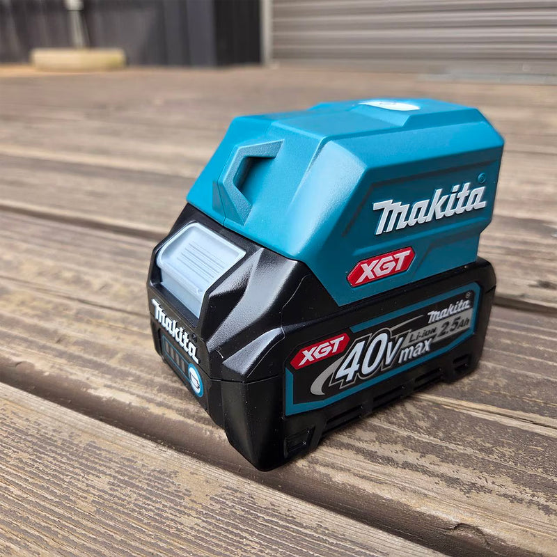 Bộ chuyển đổi nguồn USB Makita ADP002G dùng Pin 40Vmax XGT, công suất tối đa 117W