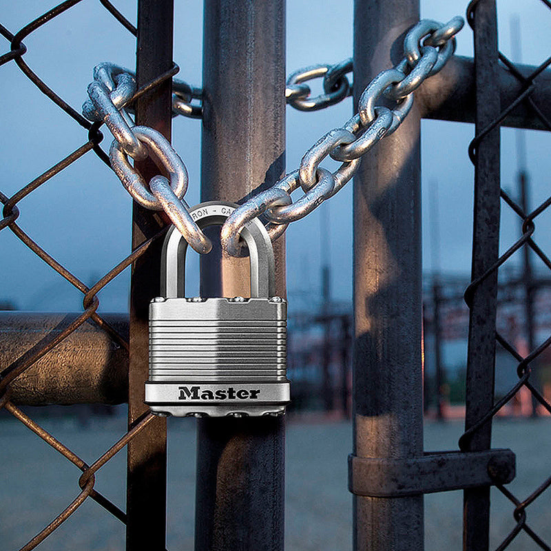 Ổ khóa treo Master Lock M15XDLF cao cấp, thân khóa bằng thép lá 64mm