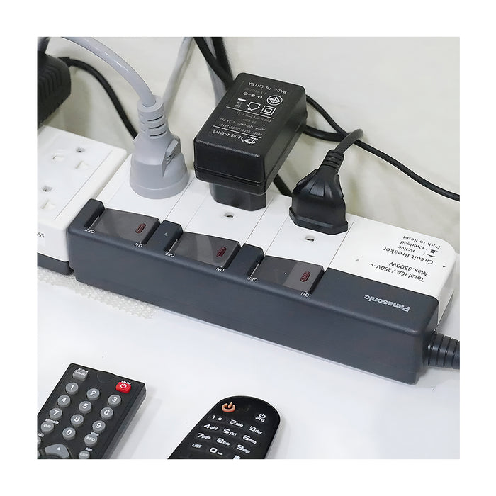 Ổ cắm điện Panasonic 3 cổng + 3 công tắc phụ, công suất 3500W, dây dài 3m WCHG 28334