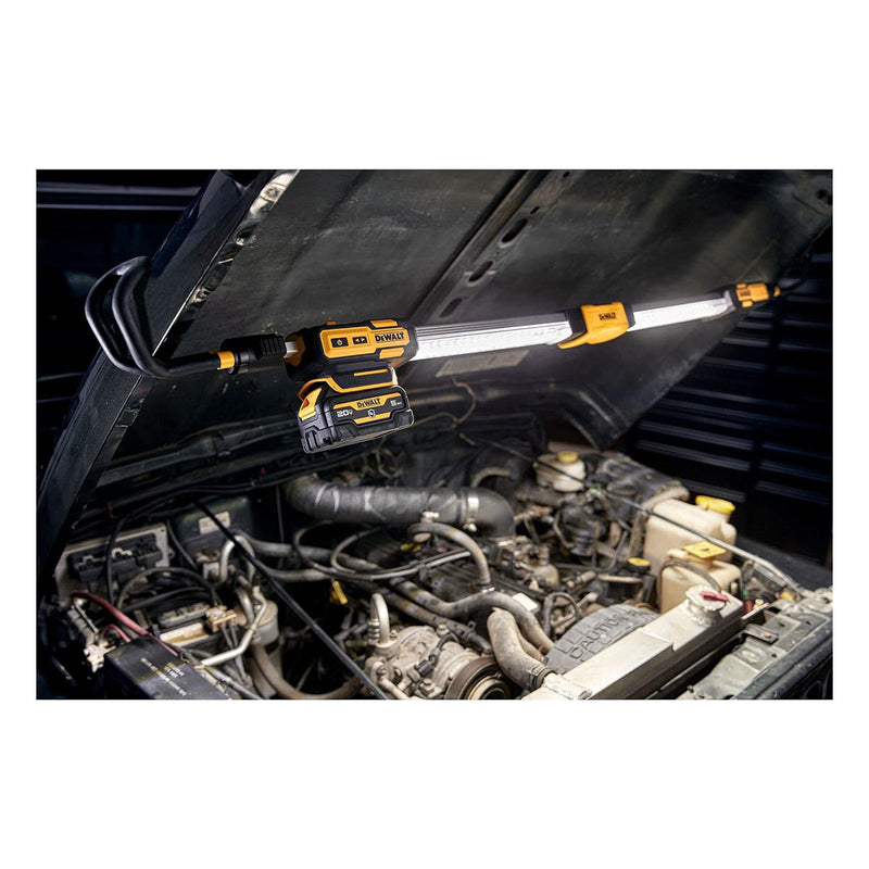 Đèn Pin Dewalt DCL045-XJ, độ sáng đến 1700 lumens, dùng Pin 20V