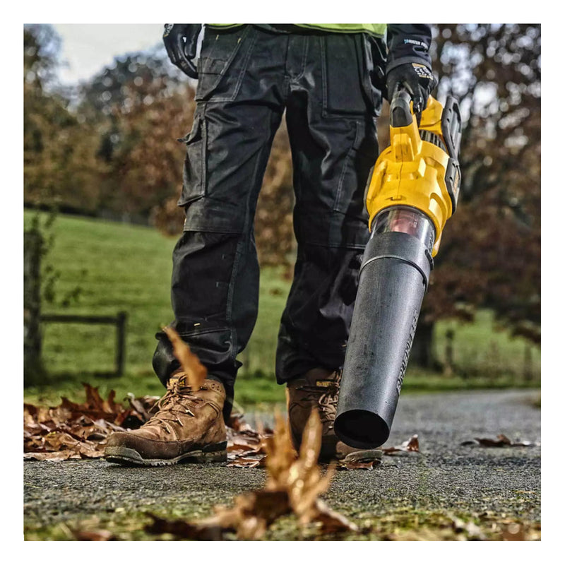 Máy thổi bụi Dewalt DCMBA572 điện áp Pin 54/60V