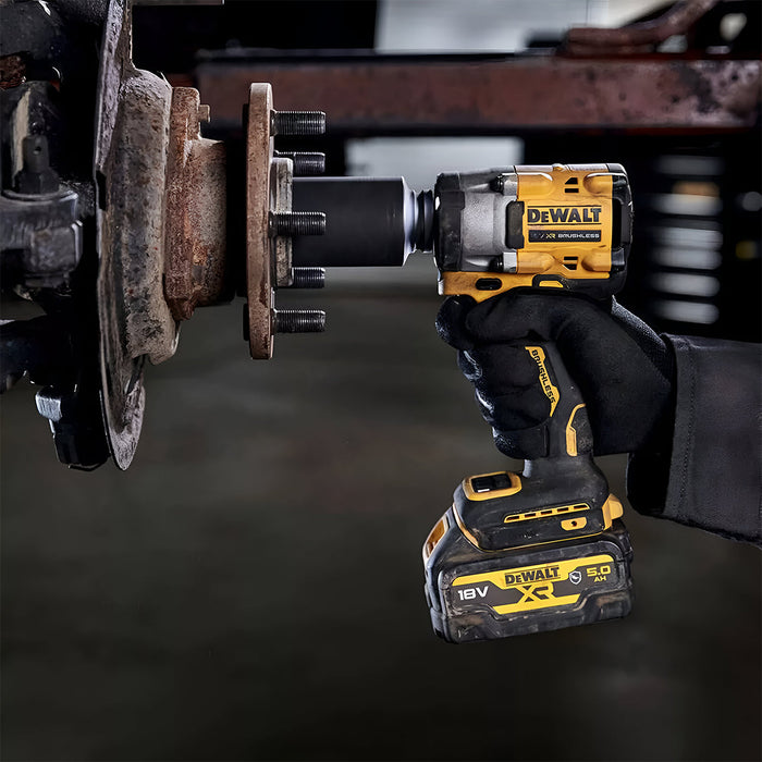 Máy siết bu lông Dewalt DCF921D2 đầu khẩu 1/2 inch, dùng Pin 20Vmax