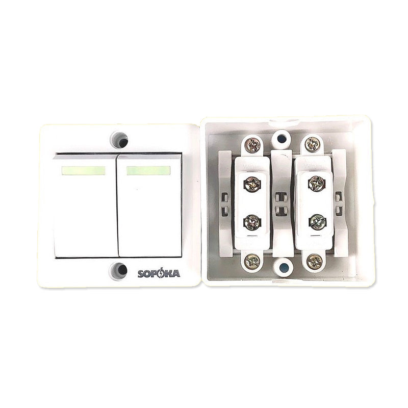 Công tắc đôi SOPOKA E2S lắp nổi, cao cấp, 2 công tắc độc lập, phím bấm lớn, tiếp điểm bạc, vỏ nhựa ABS chịu nhiệt, lắp đặt linh hoạt, độ bền cao.