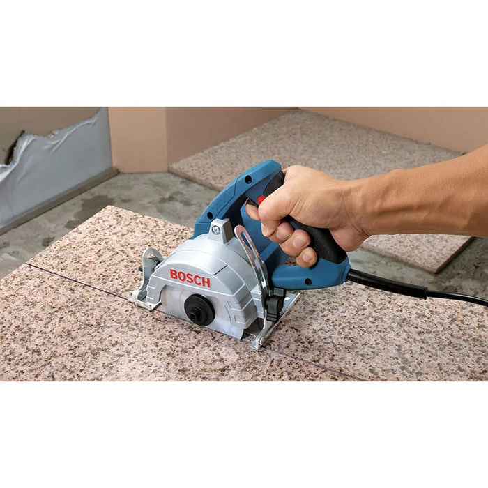 Máy cắt gạch đá Bosch GDM 13-34 đường kính lưỡi 110mm, công suất 1300W mã số 060136A2K0