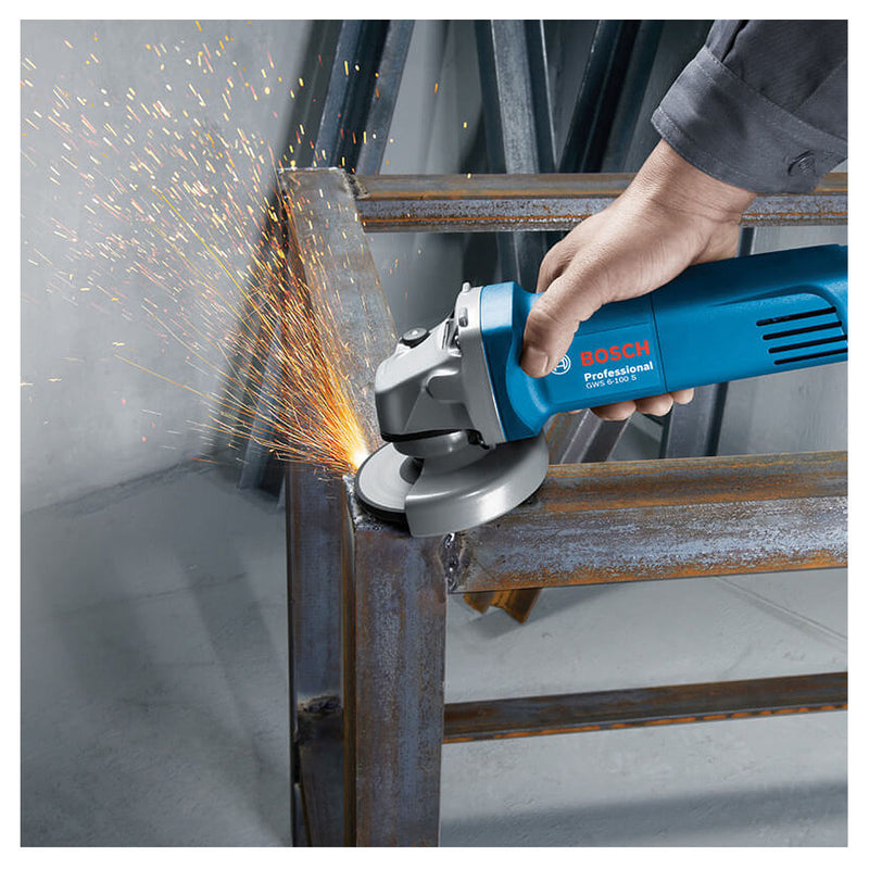 Máy mài góc Bosch GWS 6-100 S công suất 710W, đường kính lưỡi 100mm công tắc đuôi có điều tốc mã số 060137508M