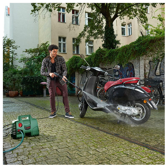 Máy xịt rửa cao áp Bosch EasyAquatak 100LL công suất 1,100W, áp lực 100 bar mã số 06008A7EK1