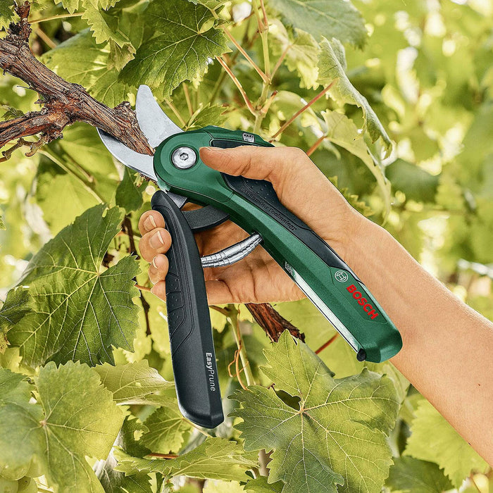 Kéo cắt cành Bosch EasyPrune dùng Pin sạc 3.6V, khả năng cắt tối đa 25mm mã số 06008B2100
