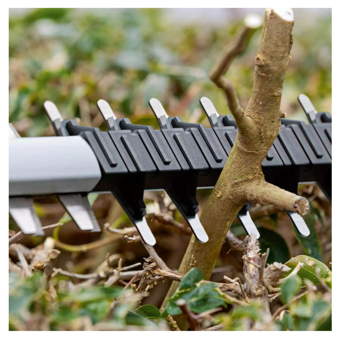 Máy cắt tỉa hàng rào Bosch GHE 18V-60 dùng Pin 18V, chiều dài lưỡi 600mm