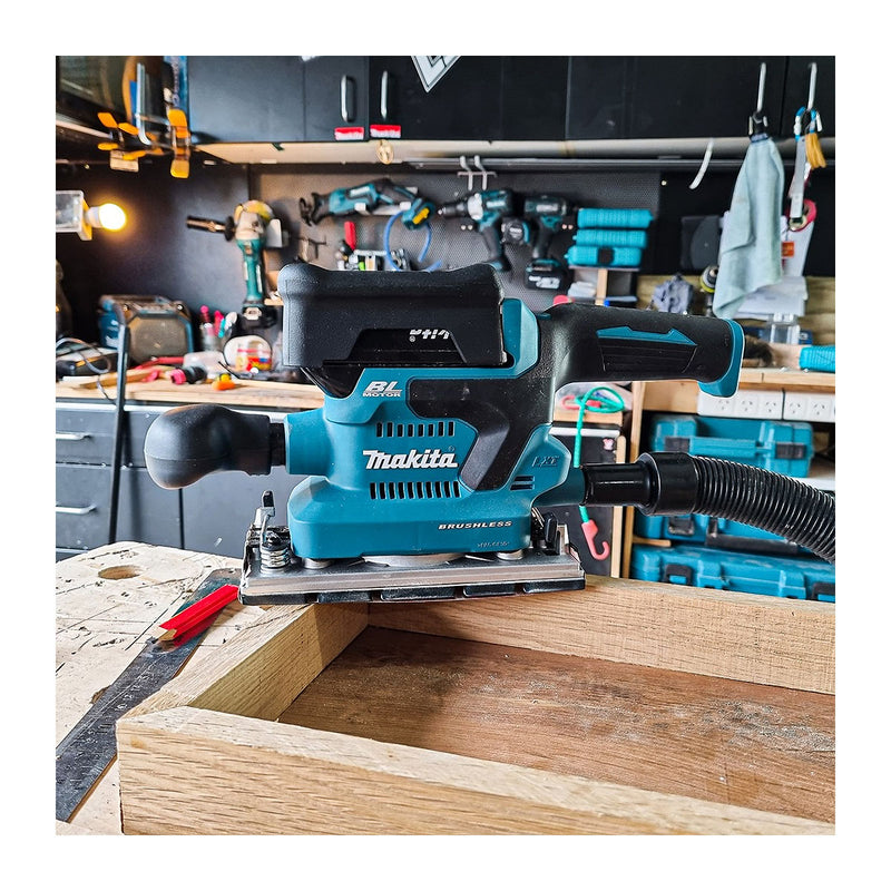 Máy chà nhám rung Makita DBO380 dùng Pin 18V LXT, kích thước đế 93 x 185mm