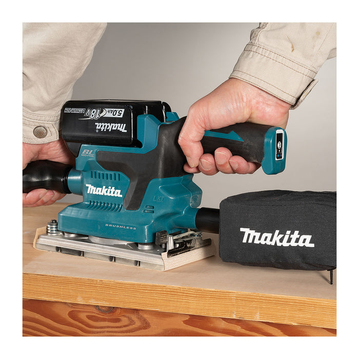 Máy chà nhám rung Makita DBO381 dùng Pin 18V LXT, kích thước đế 93 x 185mm, công nghệ AWS