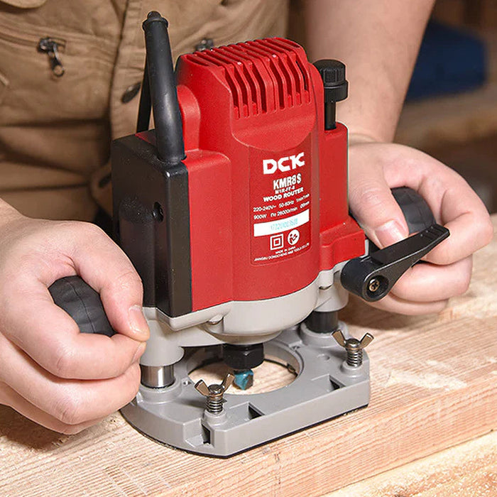 Máy phay DCK KMR8S công suất 900W, chấu bóp 6.35mm ( 1/4 inch )