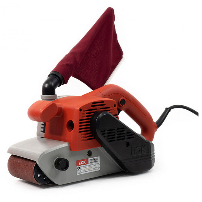 Máy chà nhám băng DCK KST610 công suất 1,200W, kích thước băng nhám 100 x 610mm